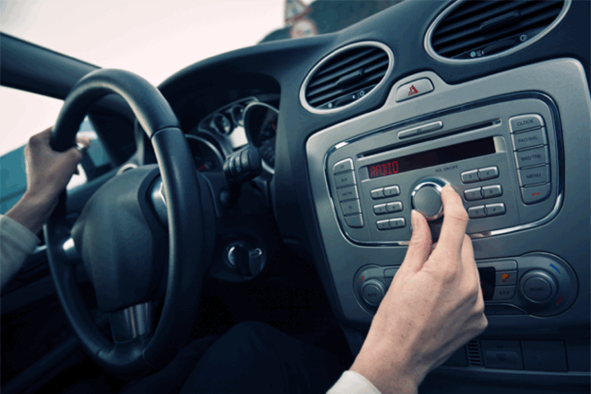 Driver-Tuning-Car-Radio
