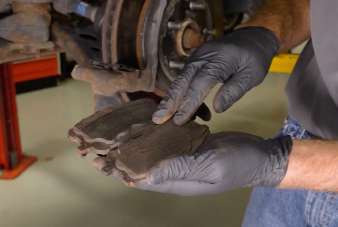 brake-system-inspection-checklist-check-brake-pads