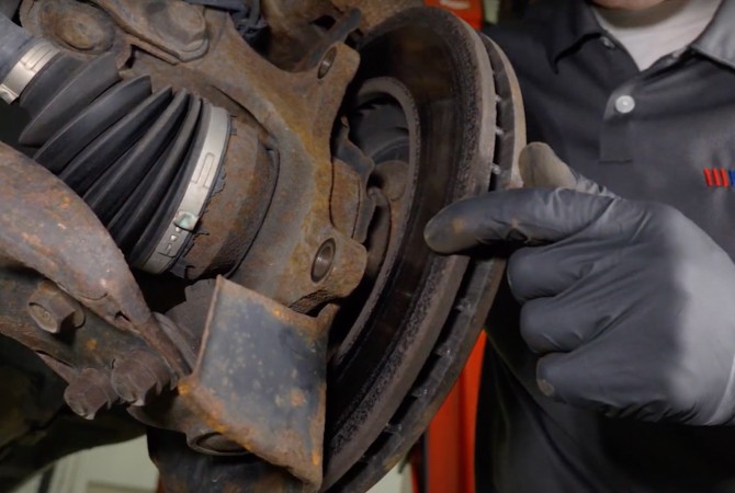 brake-system-inspection-checklist-examine-brake-rotors